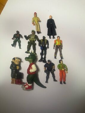 Lot / bundle of toy Action Figures. Includes Robbie Sinclair from dinosaurs